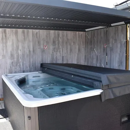 Bed and breakfast Luxury House Remersdaal