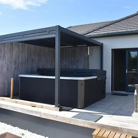 Luxury House Bed and breakfast Remersdaal